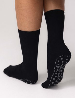 Doktorn rekommenderar antihalkstrumpa med extra lös resår